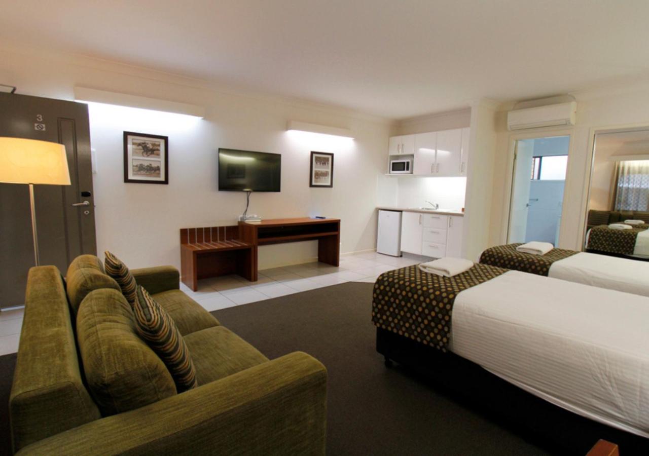 Chinchilla Downtown Motor Inn Екстер'єр фото