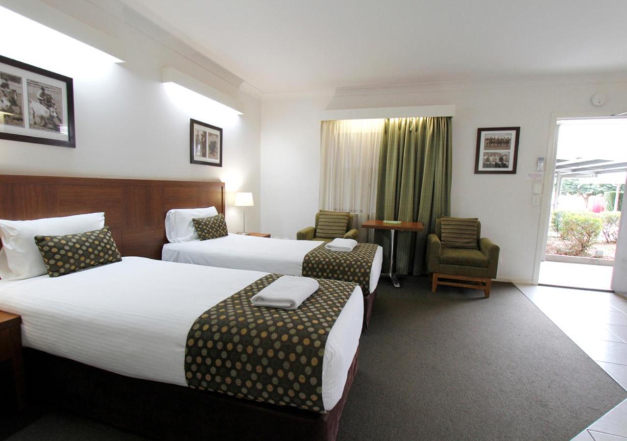 Chinchilla Downtown Motor Inn Екстер'єр фото