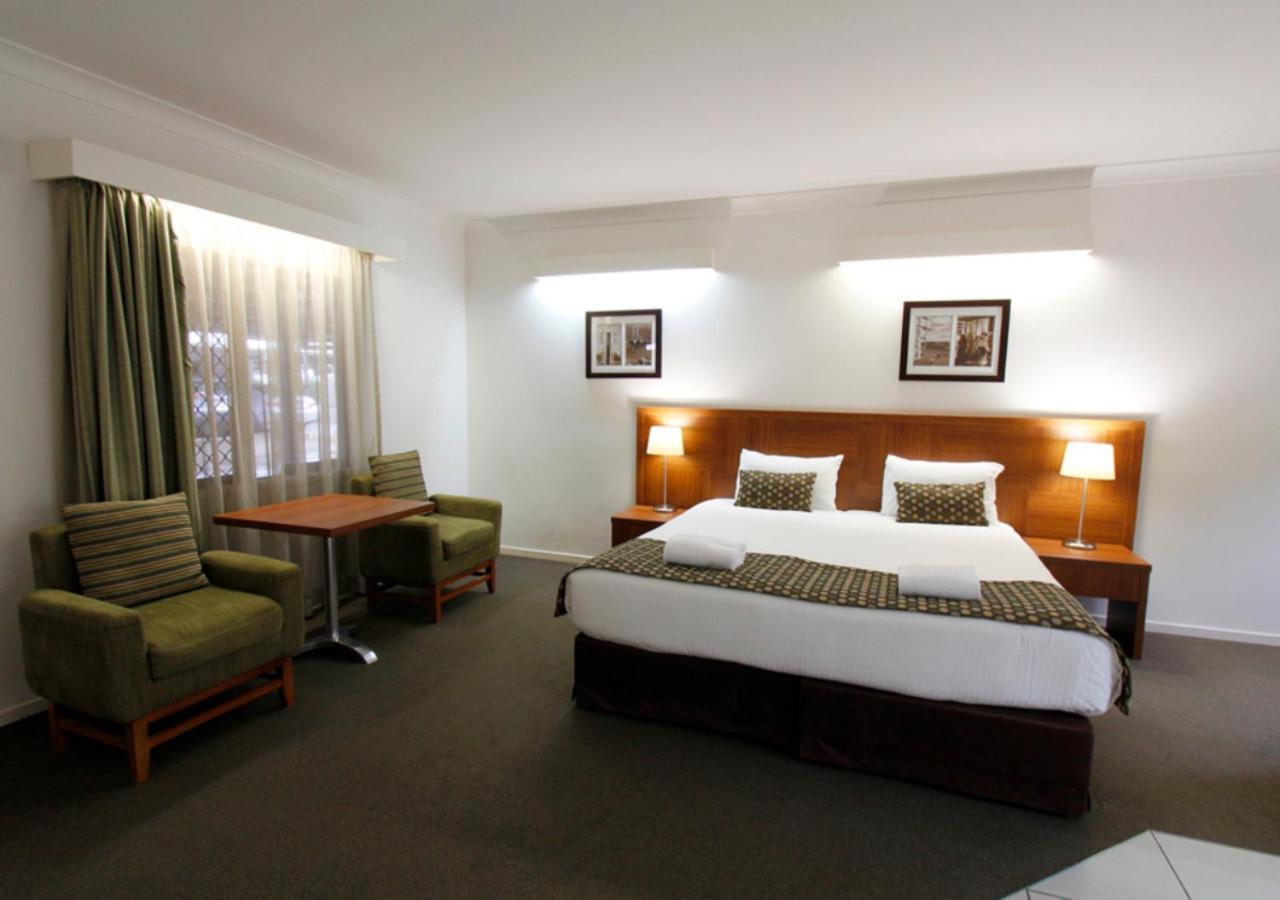 Chinchilla Downtown Motor Inn Екстер'єр фото