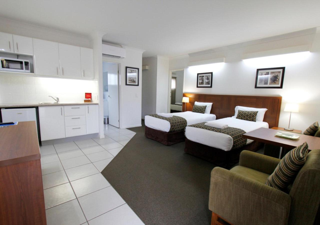 Chinchilla Downtown Motor Inn Екстер'єр фото