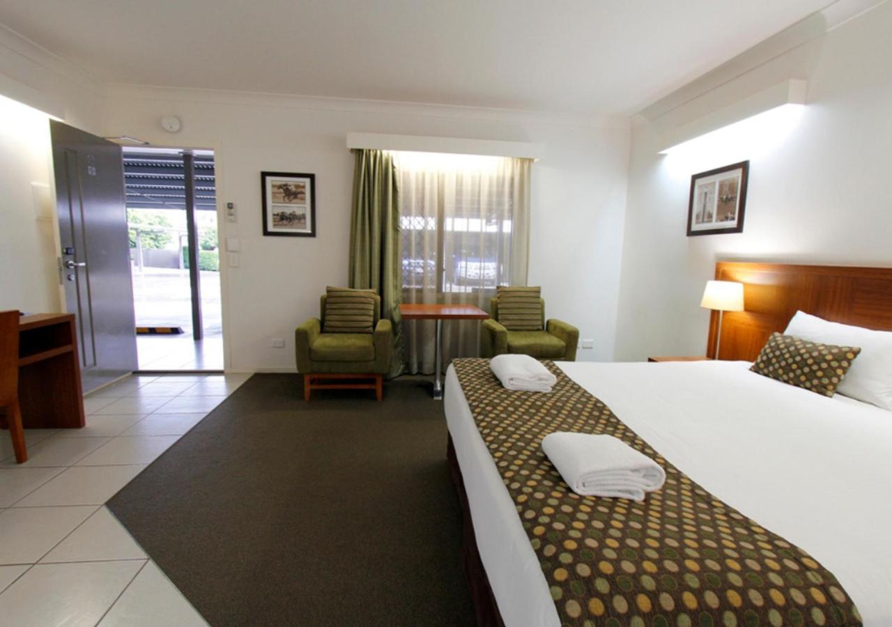 Chinchilla Downtown Motor Inn Екстер'єр фото